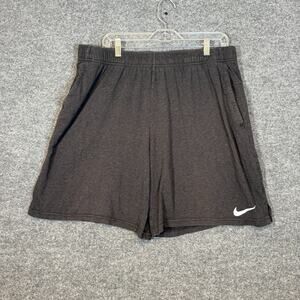 Nike Shorts Mens 2XL‎ XXL Gray Fleece Sweatshorts Swoosh Lightweight Casual